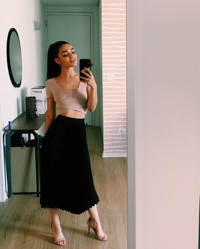 Ia pun tampak tak peduli dengan banyaknya komentar rasis. Dalam kolom komentar cukup banyak netizen yang mendukung pemilihan Rachel Zegler yang dianggap punya kemampuan akting dan suara bagus. Foto: Instagram @rachelzegler