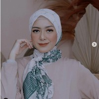 Richa Novisha sendiri sebelumnya menjelaskan kalau suaminya Gary Iskak kondisinya semakin membaik setelah sebelumnya terbaring dengan selang bantu untuk makan. “ Hes getting better, sedang ditangani dengan baik. Terima kasih atas doa dan perhatian nya untuk suami. Thank you so much. Love you guys, tulis Richa. Foto: Dok. Instagram @richaiskak