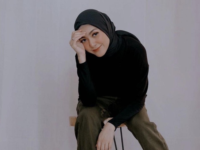 Richa Novisha, istri Gary Iskak