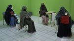 Terapkan Prokes Ketat, Sekolah di Bogor Bagi Rapor Tatap Muka