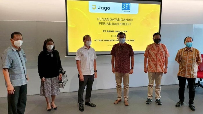 Suntikan Dana untuk Perkuat Modal Kerja Perkuat modal kerja, PT BFI Finance Indonesia Tbk ( BFI Finance) menandatangani perjanjian kredit modal kerja bersama PT Bank Jago Tbk (Bank Jago) sebesar Rp600 Miliar di Kantor Pusat Bank Jago, Jakarta (24/6).