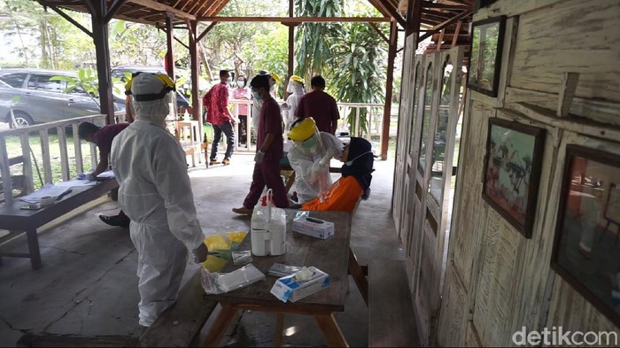 Tes swab peserta sekolah alam di Kulon Progo, 24/6/2021