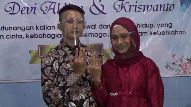 tunangan di balai desa karena covid-19