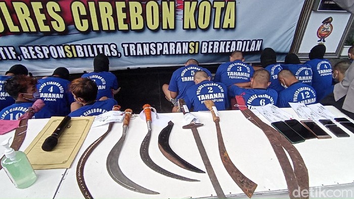 20 anggota geng yang terlibat tawuran di Cirebon ditangkap