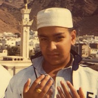 Karena terlalu kecanduan menggunakan filter, Aneece pun memutuskan untuk melakukan operasi plastik demi bisa memiliki wajah filter permanen. Pria 32 tahun itu telah melakukan filler pipi, botox, veneer, laser penghilang bulu, dan micro blading. Foto: Instagram/@aneece111