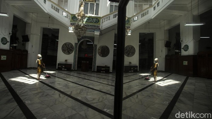 cut mutia Pemerintah resmi meniadakan kembali pelaksanaan shalat berjamaah di Masjid di zona merah covid-19.