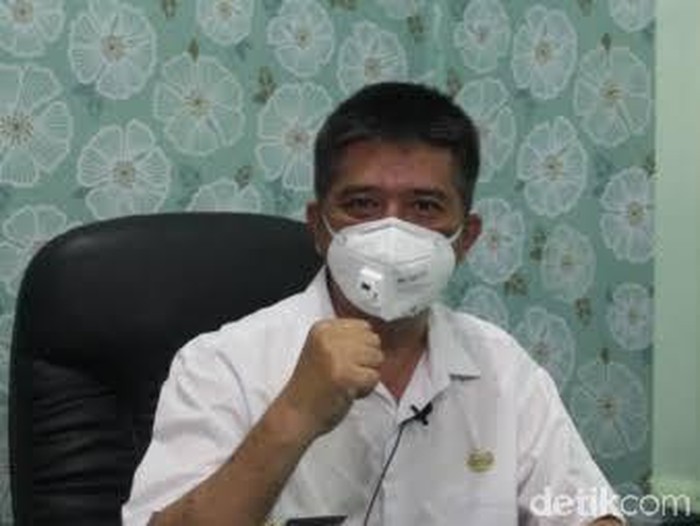 Plt Kepala Dinkes Pemkab Blitar, Miftahul Huda mengatakan, kategori anak dalam catatannya adalah pasien berusia antara 0 sampai di bawah 18 tahun. Jumlah 689 tersebut terdata sejak pandemi melanda Indonesia awal 2020 sampai Juni 2021.