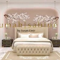 Kamar utama hadir dengan interior berwarna lembut. Kepada Rossa, Ivan mengaku akan menggunakan tempat tidur seharga Rp 120 juta.(Foto: YouTube/Ivan Gunawan)