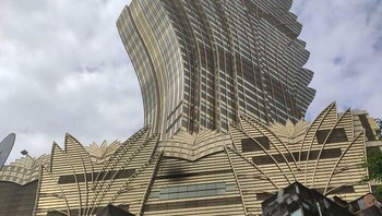 Bentuk gedung yang unik seperti bergelombang terdapat di Makau. Foto: Boredpanda