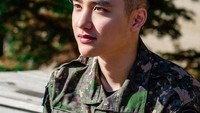 Doh Kyungsoo atau yang memiliki nama panggung D.O. merupakan salah satu anggota boy grup EXO asal Korea Selatan. Pada grupnya tersebut, D.O. memiliki posisi vokalis utama karena suaranya yang begitu merdu. Foto: Instagram/overdokyungsoo