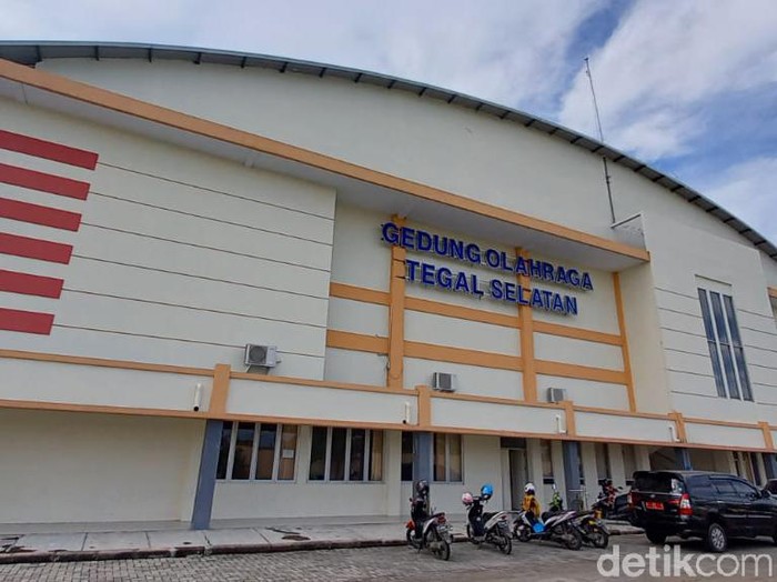 GOR di Tegal selatan yang disiapkan menjadi lokasi isolasi Corona, Jumat (25/6/2021).