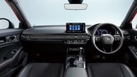 Fitur canggih kebangaan Honda yang disebut dengan Honda SENSING, akan ditanamkan ke All New Civic Hatchback ini. Honda SENSING tersebut dilengkapi dengan Front Wide Camera dan High speed Image Processiong Chip. Tidak lupa, fitur Traffic Jam Assist akan hadir di mobil terbaru Honda ini. Foto: Dok. Honda
