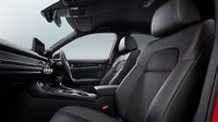 Soal transmisi, Honda menawarkan All New Civic Hatchback ini dalam dua pilihan transmisi yaitu Continuously Variable Transmission (CVT) dan transmisi manual 6 percepatan (6MT). Foto: Dok. Honda