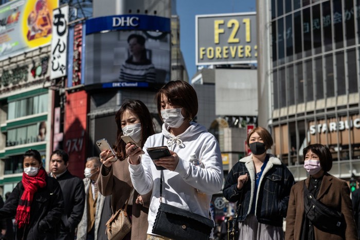 Sempat tergiur menggunakan paspor vaksin untuk perjalanan internasional, Jepang akhirnya memutuskan mulai menggunakannya pada Juli 2021.