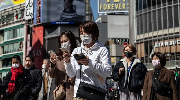 Sempat tergiur menggunakan paspor vaksin untuk perjalanan internasional, Jepang akhirnya memutuskan mulai menggunakannya pada Juli 2021.