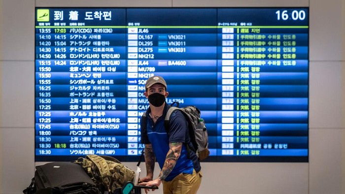 Jepang Pakai Paspor Vaksin Mulai Juli Sempat tergiur menggunakan paspor vaksin untuk perjalanan internasional, Jepang akhirnya memutuskan mulai menggunakannya pada Juli 2021.