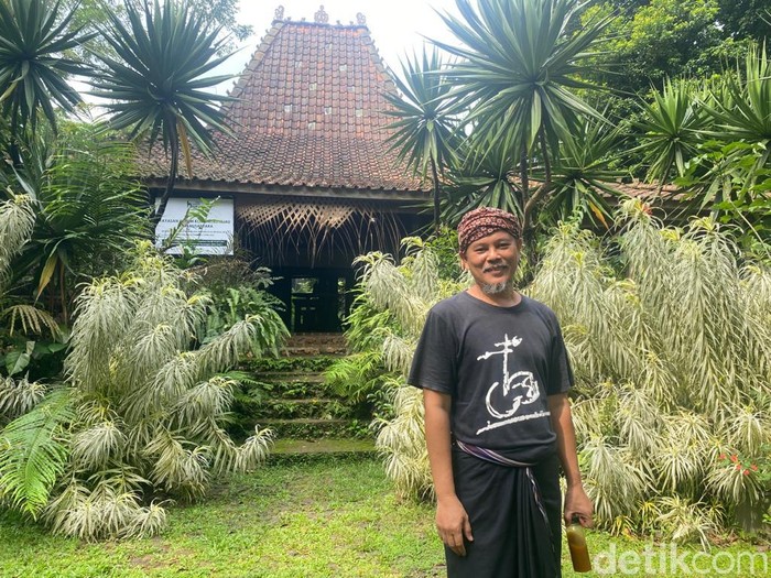 Joglo Nusantara: Makan Mi Lethek dan Nasi Liwet di βHutanβ Pinggir Situ Pengasinan Joglo Nusantara: Makan Mi Lethek dan Nasi Liwet di βHutanβ Pinggir Situ Pengasinan