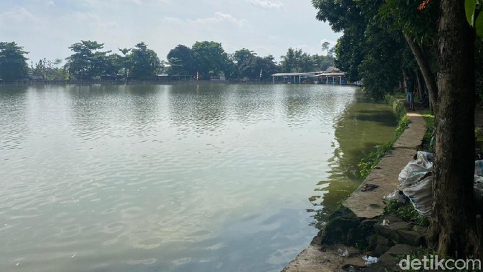 Joglo Nusantara: Makan Mi Lethek dan Nasi Liwet di ‘Hutan’ Pinggir Situ Pengasinan