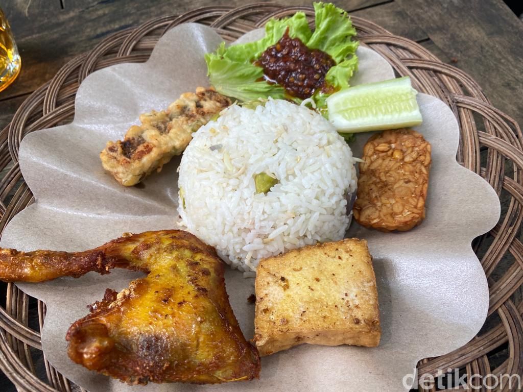 Joglo Nusantara: Makan Mi Lethek dan Nasi Liwet di 'Hutan' Pinggir Situ Pengasinan