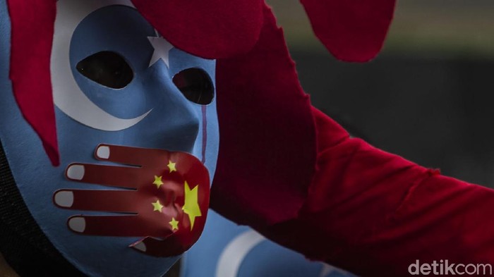 Kemenpora Didemo Terkait Olimpiade Beijing Massa melakukan aksi di kantor Kemenpora RI, Jakarta, Jumat (25/6/2021). Aksi tersebut menuntut Kemenpora untuk memboikot Olimpiade Beijing 2022.