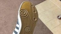 Kira-kira fungsi sepatu yang desain bawahnya seperti cup ini untuk apa ya?Foto: Dok.BRIGHT SIDE.