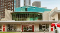 Museum itu bernama World of Coca-Cola yang terletak di Atlanta, Georgia, AS. Dikutip dari situs resminya, museum ini didedikasikan sepenuhnya untuk penggemar Coke.