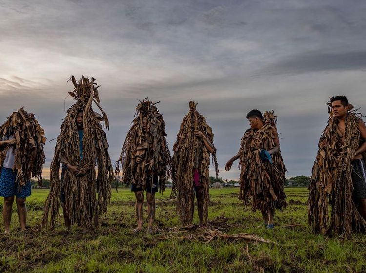 Mengintip Gelaran Festival Manusia Lumpur di Filipina