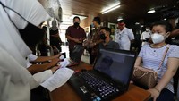 Charles meminta Pemerintah melakukan cara yang lebih ekstrim untuk membatasi mobilitas masyarakat, karena angka harian COVID-19 terus meroket.