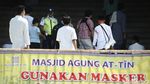 Momen Salat Jumat di Masjid Agung At-Tin