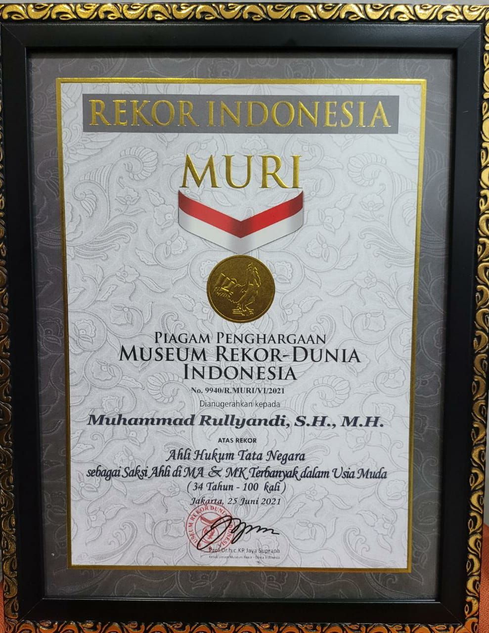 Muhammad Rullyandi Mendapat Rekor Muri
