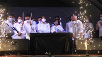 Turut hadir dalam kegiatan silaturahmi itu, Wakil Gubernur Nusa Tenggara Timur, Josef A Nae Soi, Ketua Komisi III DPR-RI yang juga merupakan pengusaha asal NTT dan juga Ketua Komisi III DPR-RI, Herman Heri dan Wali Kota Kupang, Jefri Riwu Kore.