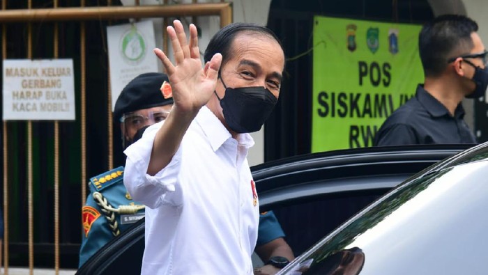 Presiden Jokowi Tinjau PPKM Mikro di Jakpus