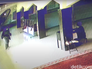 Kelakuan Tak Beradab Sejoli di Maros Mesum di Masjid-Curi Kotak Amal