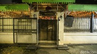 Di kawasan Bulungan yang menjadi tempat kuliner kala malam hari nampak sepi.