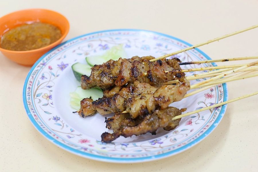Selain Sate Babi Ah Pui, Ini 7 Sate Enak di Singapura yang Laris Manis