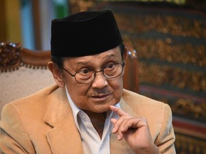Gaya Habibie Kritik Pemerintah: Disertai Solusi