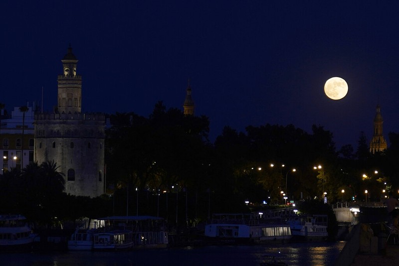 Strawberry Full Moon