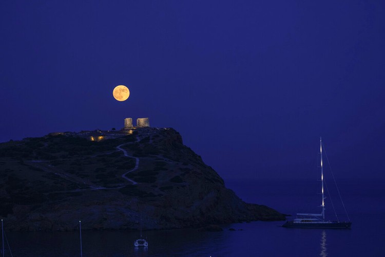 Strawberry Full Moon