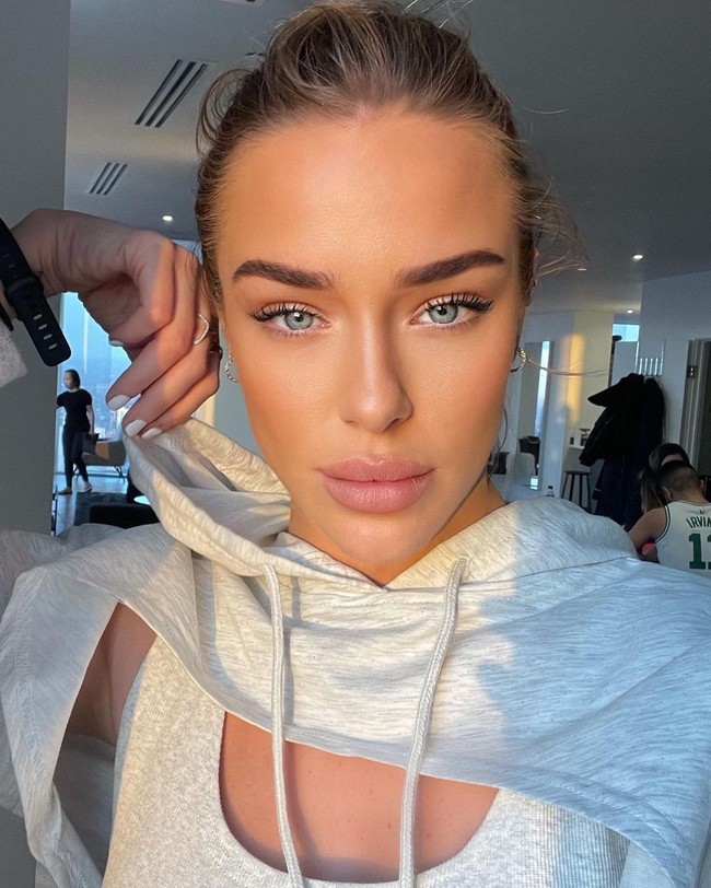 Mahrez melamar Taylor Ward setelah 18 bulan berpacaran. Wanita yang berprofesi sebagai model tersebut diminta untuk mejadi istrinya ketika mereka berlibur ke Mykonos, Yunani.Foto: Instagram @taylorwardx