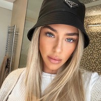 Dirumourkan pula jika Mahrez telah membeli rumah untuknya senilai £2 juta dua bulan lalu untuk menjadi kediamaan mereka setelah menikah. Taylor sendiri bahkan membuatkan Instagram khusus untuk menunjukkan hasil renovasi dan sentuhan personalnya. Foto: Instagram @taylorwardx