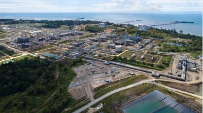 Vaksinasi Massal Sasar Pekerja Kilang Tangguh LNG di Teluk Bintuni