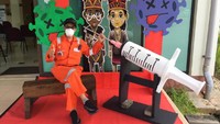 Spot foto booth vaksinasi di Kilang LNG Tangguh sebagai salah satu bentuk sosialisasi vaksin terhadap pekerja Kilang Tangguh LNG. Vaksinasi ini diharapkan dapat menjaga kesehatan dan imunitas pekerja sehingga aktivitas dapat berjalan lancar.