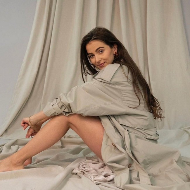 Inilah pesona Tereza Kaderabkova yang merupakan kekasih dari pemain Euro 2020 Pavel Kaderabek. Tereza tak hanya cantik, namun juga memiliki sejumlah prestasi. Dia pernah mengikuti ajang Miss Universe. Kini, Tereza aktif menjadi presenter olahraga di Ceko.  Foto: dok. Instagram