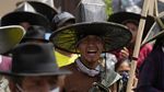 Duh, Warga Ekuador Berkerumun-Tanpa Masker di Festival Matahari