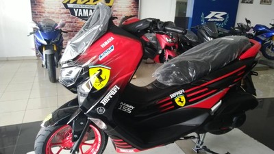 Modifikasi Yamaha Nmax ala Mobil Balap, Ada yang Livery Ferrari