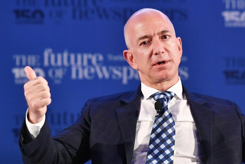 Aneh! Netizen Buat Petisi Agar Jeff Bezos Makan Lukisan Mona Lisa