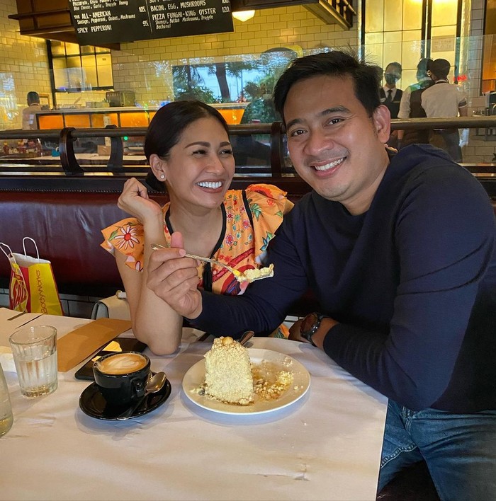 Baru Melahirkan, Intip Lagi Momen Tata Janeeta Saat Ngidam Cendol dan Bajigur Baru Melahirkan, Intip Lagi Momen Tata Janeeta Saat Ngidam Cendol dan Bajigur