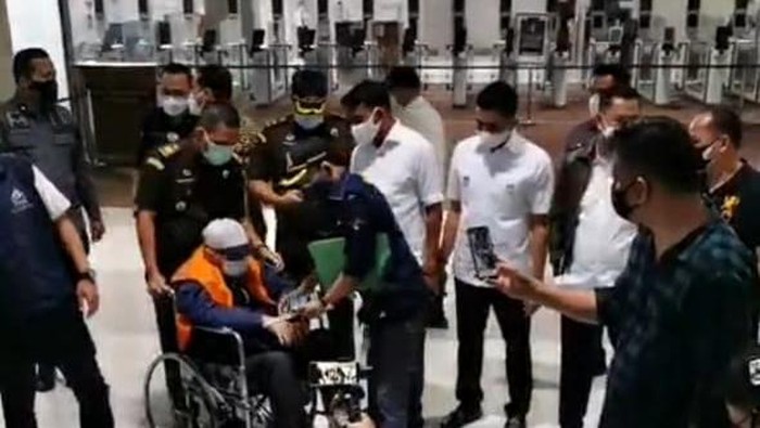 Buron Hendra Subrata tiba di Indonesia