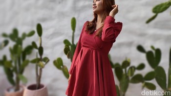 Fitur jagoan yang diusung oleh Reno6 adalah Bokeh Flare Portrait, yang bisa diaktifkan saat mengambil foto atau video. Foto: Virgina Maulita Putri/detikINET