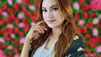 Oppo Reno6 akan melanjutkan tradisi seri Reno yang menjagokan fitur kameranya. Kali ini, fitur yang ditonjolkan adalah fitur portrait terbaru yang membawa banyak pembaruan. Foto: Virgina Maulita Putri/detikINET
